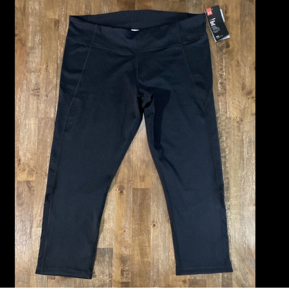 Under Armour Womens XL Heat Gear Cropped Fitted Leggings Black NWT Crop